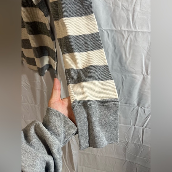 Mossimo Supply Co. Gray and White Striped Long Sleeve Tee - Picture 3 of 4